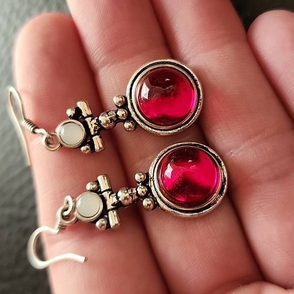 Earrings - Picture 3 of 7